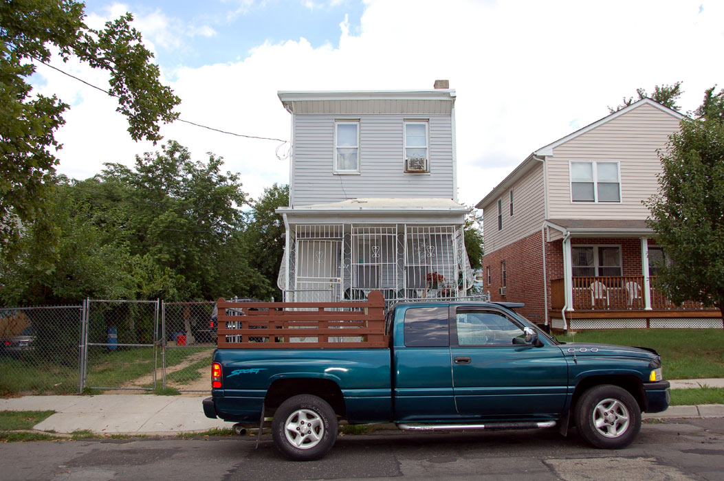 2727 Tyler Avenue, June 25, 2011