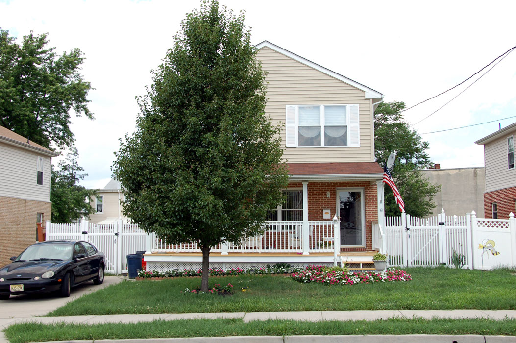2739 Tyler Avenue, June 25, 2011