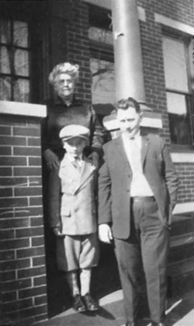 Maudelena Bunting, Raymond Walter Bunting, Raymond James Bunting — circa 1918