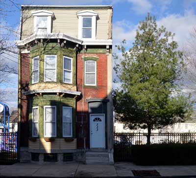 323 Vine Street, December 28, 2011