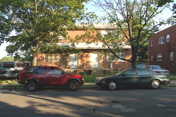 2913–2915 Waldorf Avenue, July 7, 2006