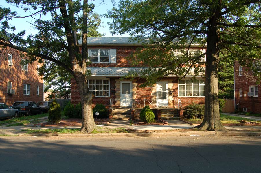 2921–2923 Waldorf Avenue, July 7, 2006
