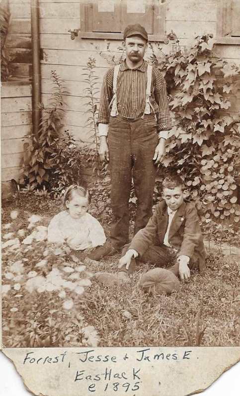 566 Walnut Street, Eastlack family photo, c.1900