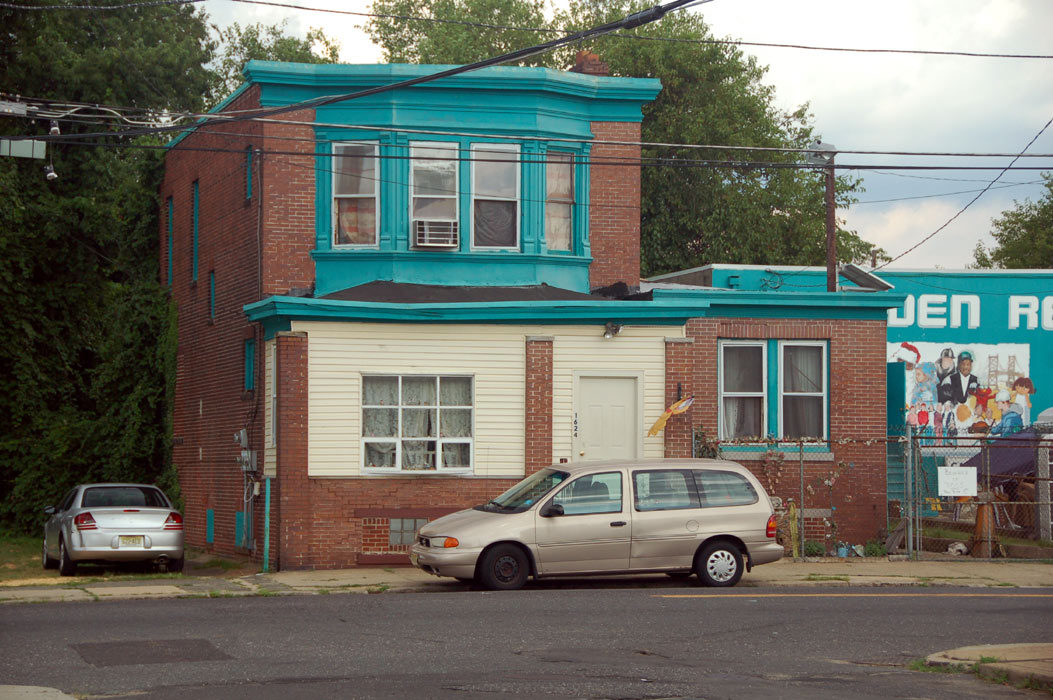 Looking east to Broadway from Webster Street, August 5, 2011