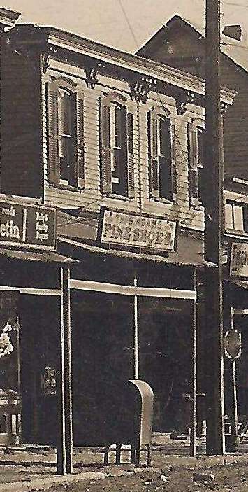 Thomas Adams at 2609 Westfield Avenue, 1895–1910
