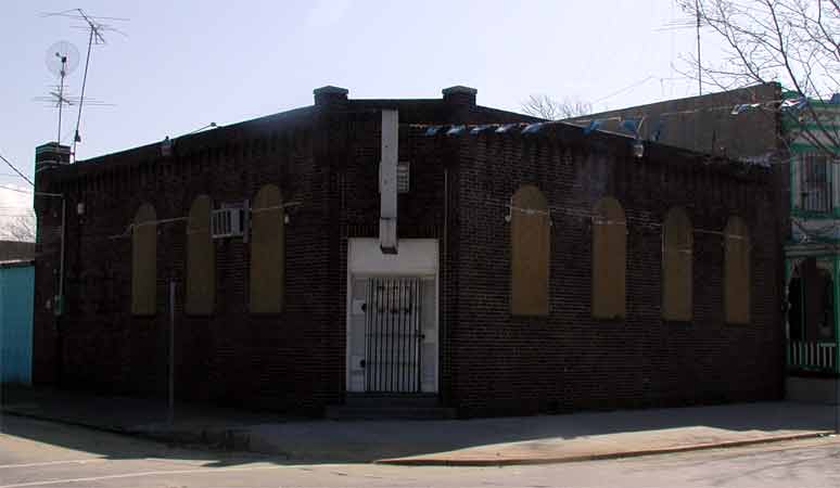 524–526 West Street — El Cacique Lounge, March 16, 2003