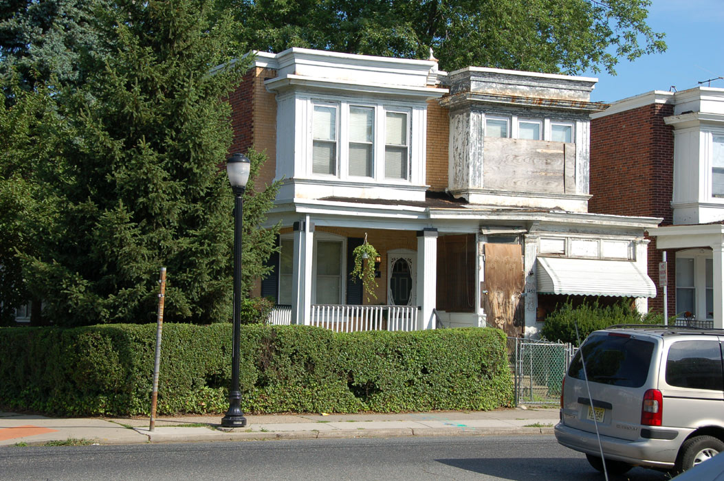 1451–1453 Wildwood Avenue, July 2, 2011