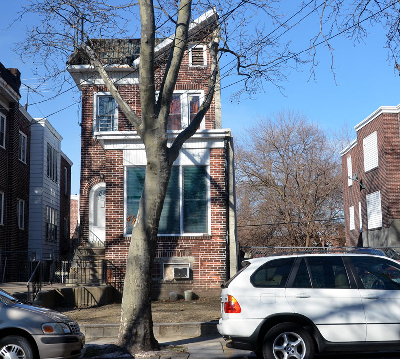 1529–1531 Wildwood Avenue, January 4, 2012