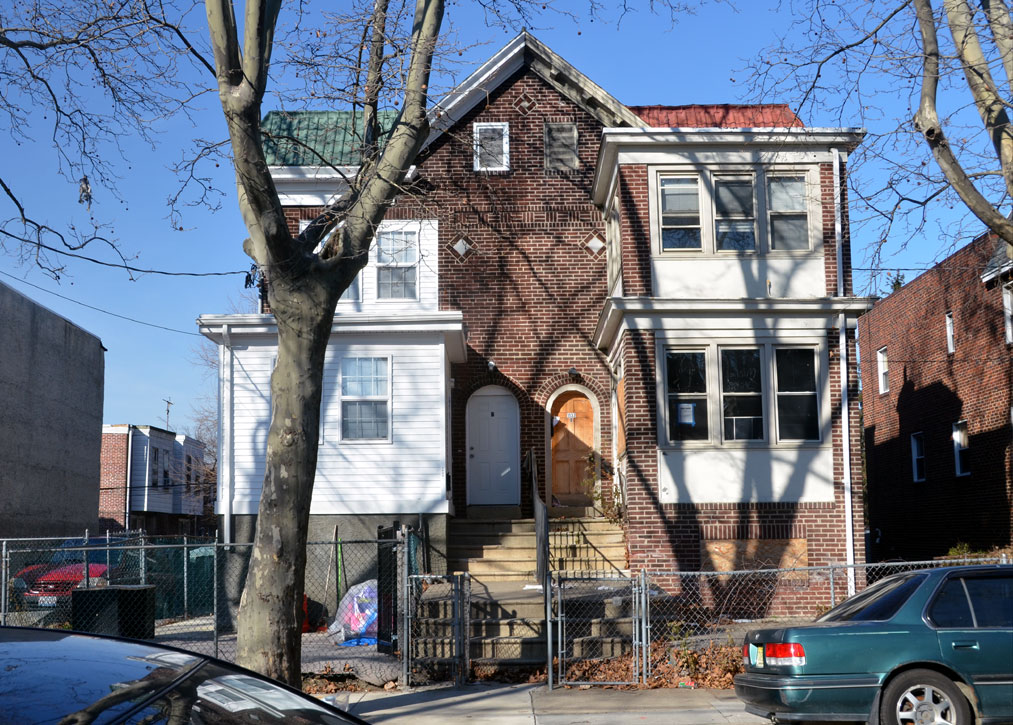 1533–1535 Wildwood Avenue, January 4, 2012