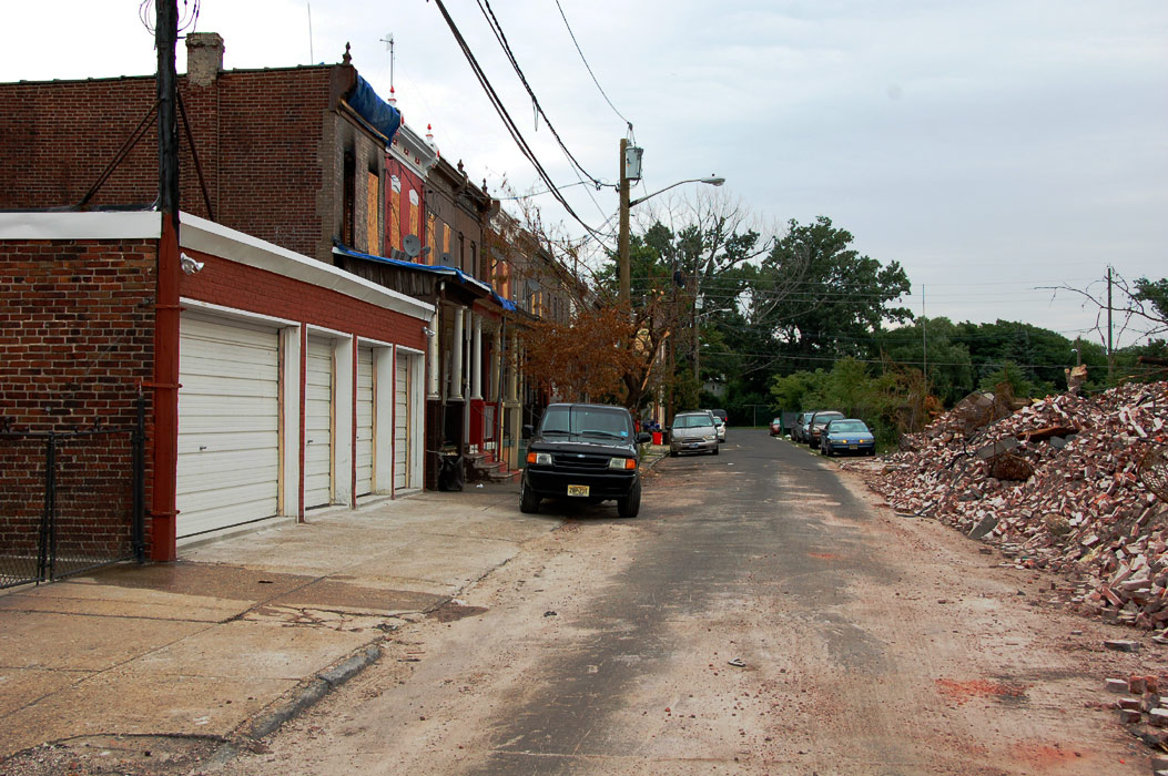 Looking east on Winslow from South 4th Street — June 27, 2011