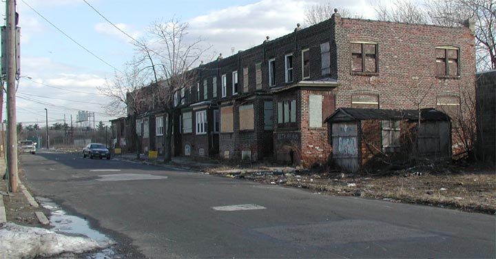 516–528 Woodland Avenue, February 2004