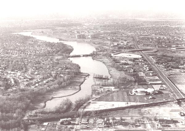 July 7, 1965 aerial view of Cooper River west of railroad tracks — Latin Casino in lower right corner