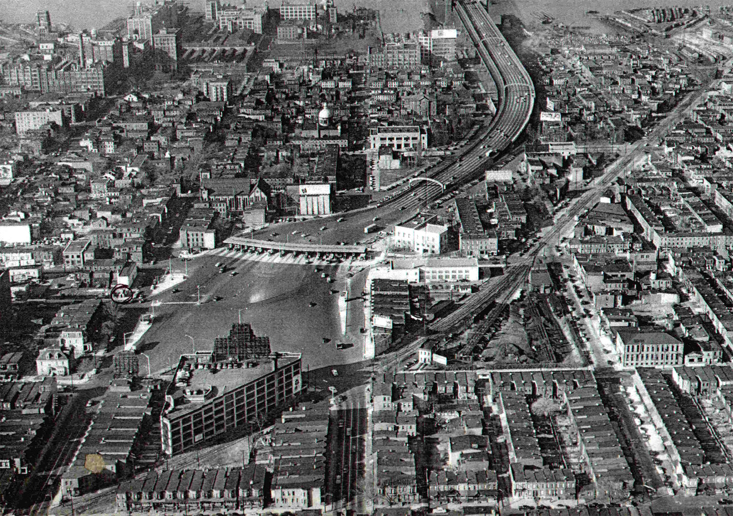 1952 aerial view looking west from North 8th Street and Linden Street