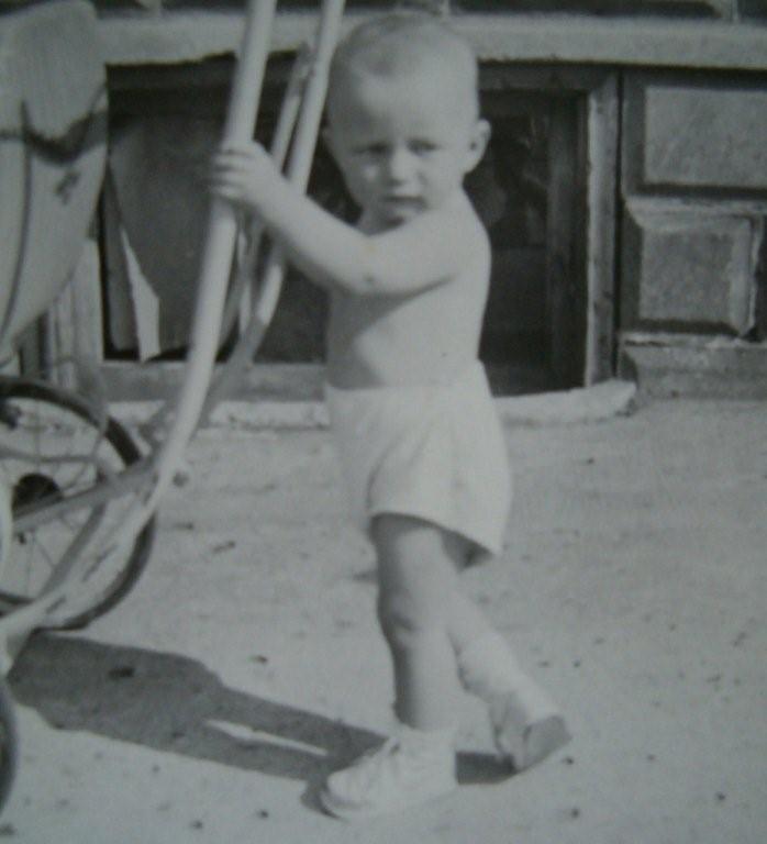 Joey Seddon on 2828 Polk Avenue, 1944
