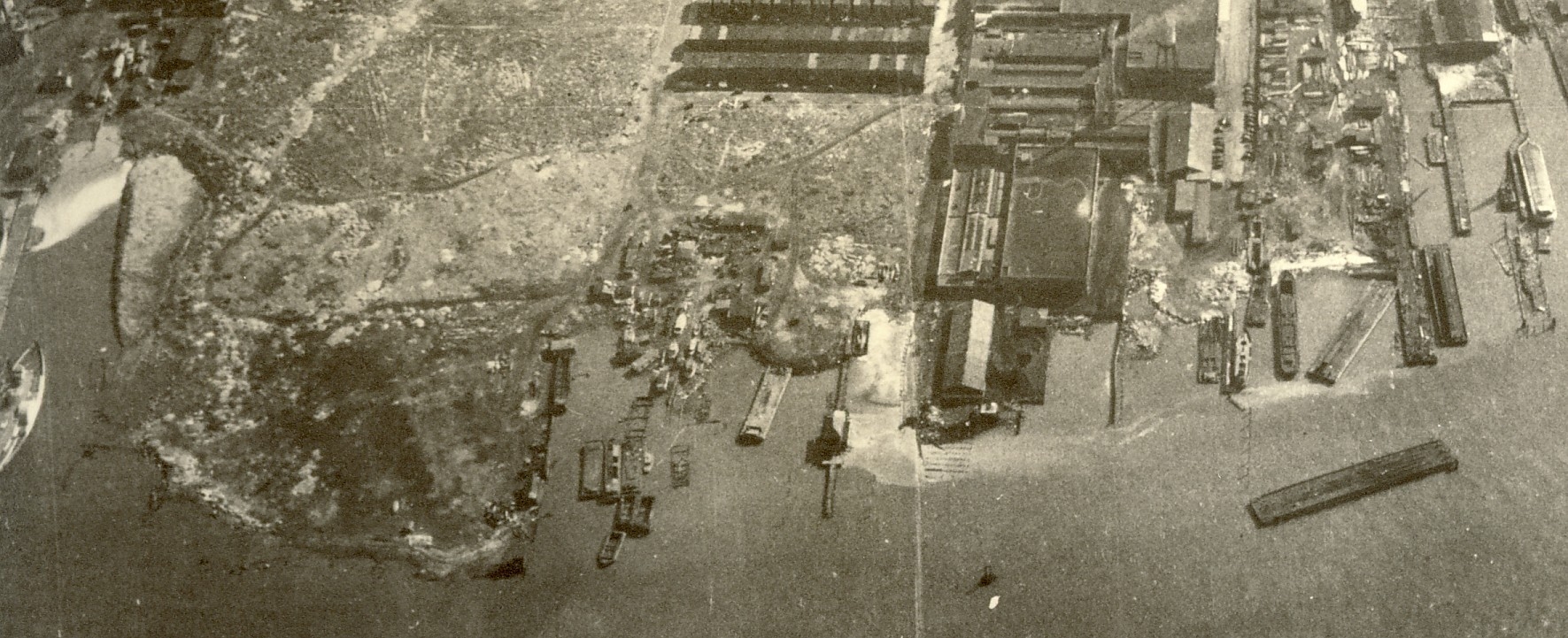North Camden, late 1920s, shipyards and piers — John R. Evans leather factory — Milton Street is at top center