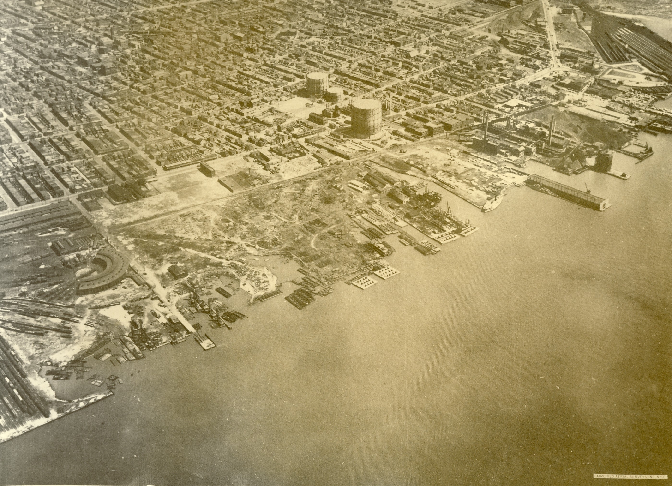 Camden waterfront south of the Ferry Terminal, circa 1929 — Pennsylvania Railroad roundhouse at lower left