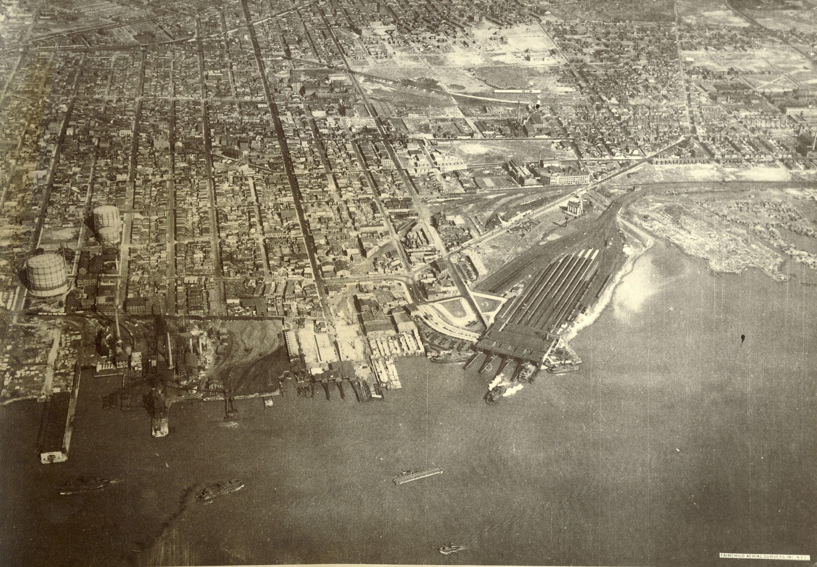 Camden waterfront south of Spruce Street, circa 1929 — Reading Railroad Ferry Terminal at lower right