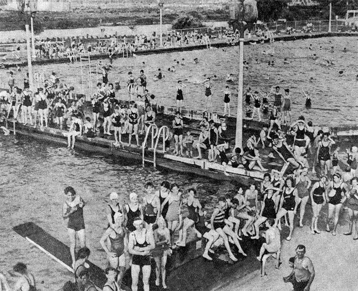 Swimmers at Farnham Park pool, Camden NJ, June 12, 1933