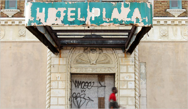 Plaza Hotel, May 2008. Photo by Jessica Kourkounis for The New York Times.