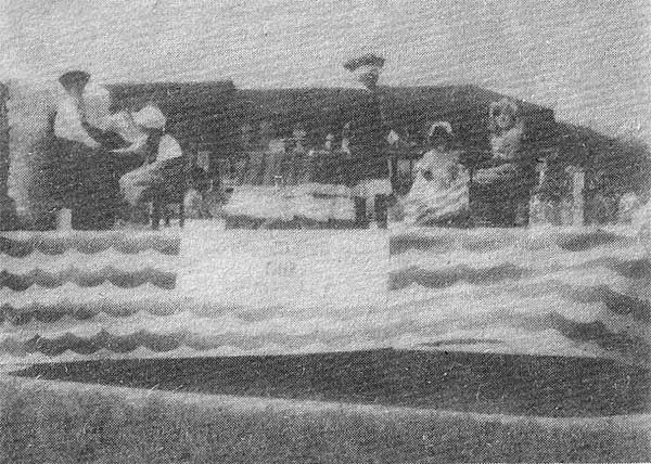 Pulaski Day Parade, Camden, 1976 — 'Mending Our Heritage' float