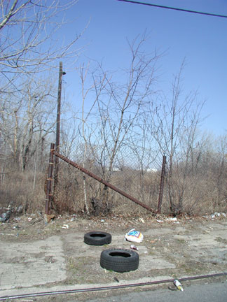 Entrance to former Noecker, Rickenbach, and Ake boatyard property at southeast corner of Buren and 27th, 2003