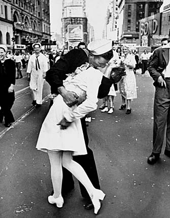 V-J Day Photo New York City — Life Magazine, photo by Alfred Eisenstaedt