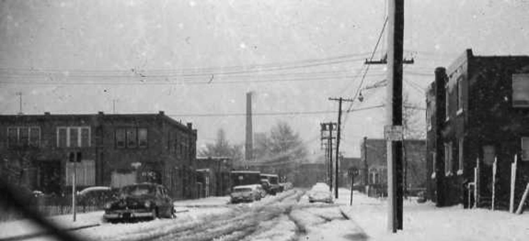 Looking east on Everett Street towards South 9th Street, mid-1950s