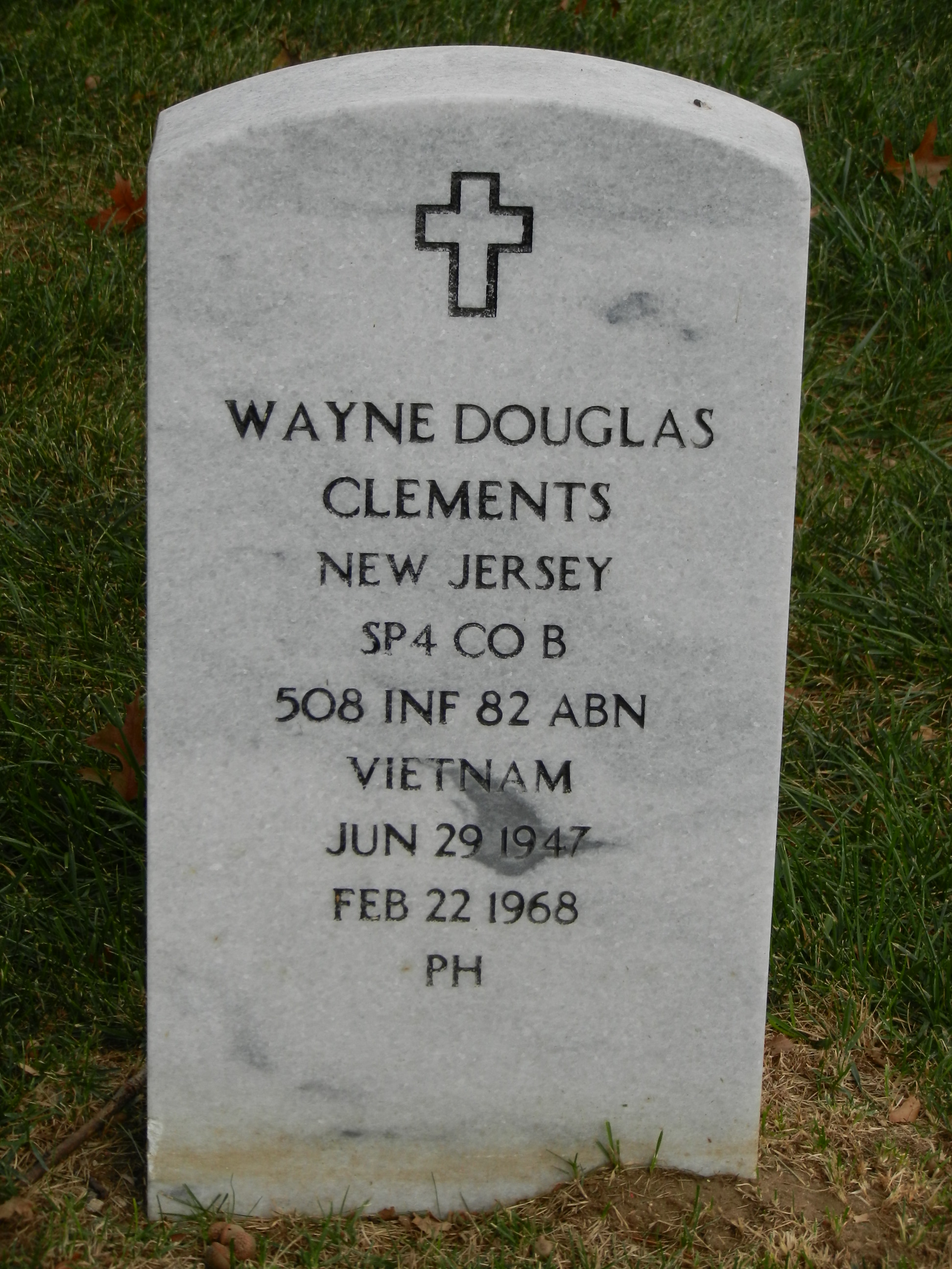 Grave marker of Wayne Douglas Clements, Beverly National Cemetery