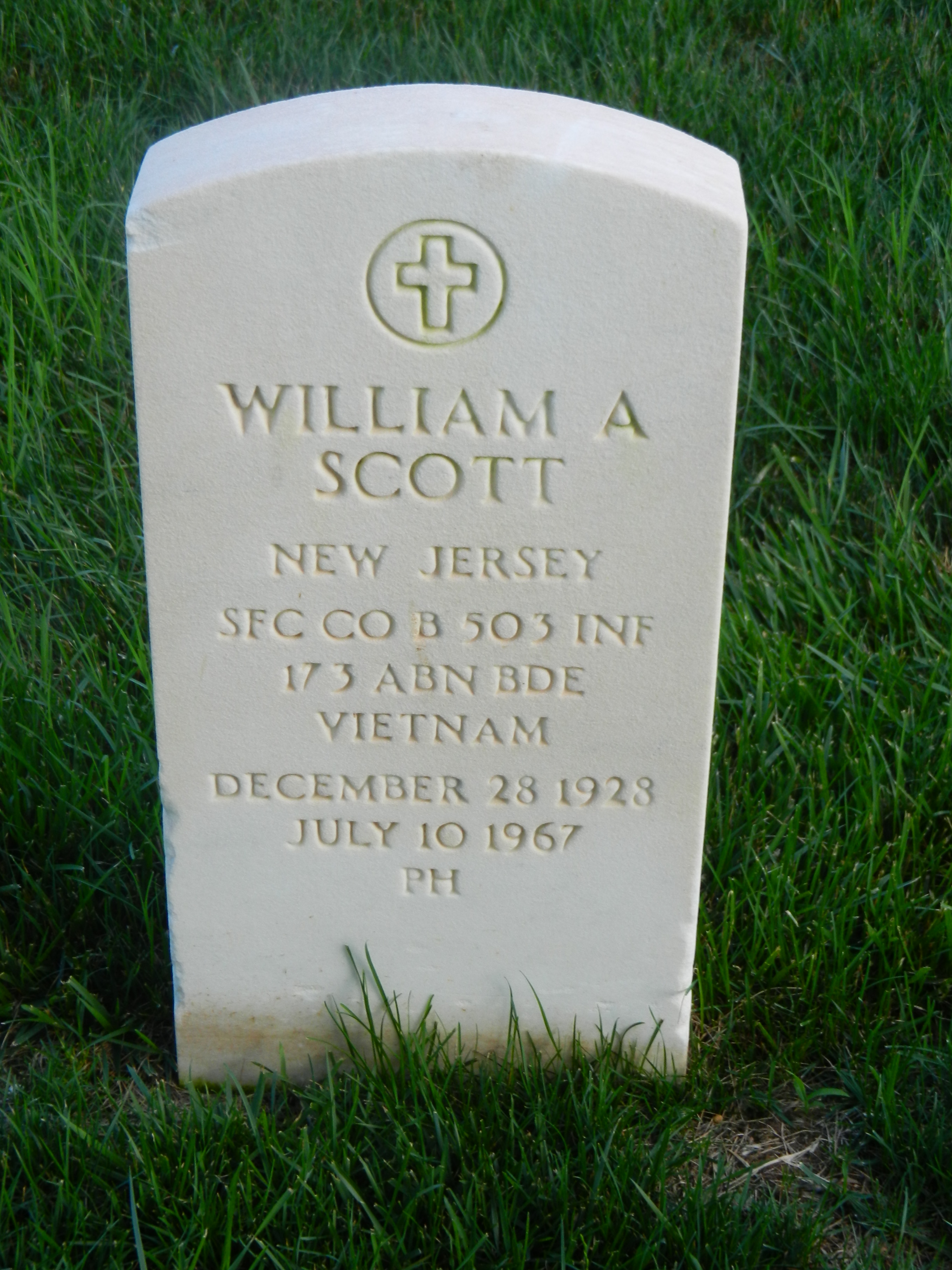 Grave marker of William Alexander Scott Jr., Beverly National Cemetery