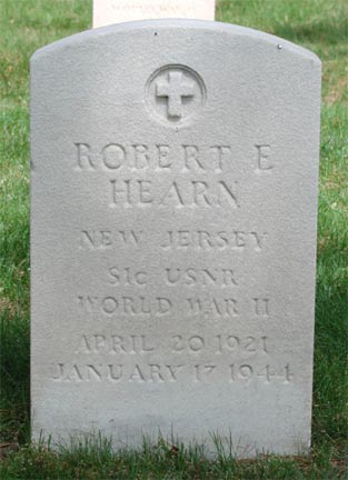 Grave marker of Seaman First Class Robert E. Hearn at Beverly National Cemetery, Beverly NJ
