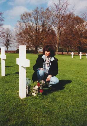 Regine Villers Achten, Belgian war godmother to PFC Frederick F. Villani