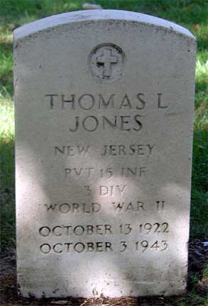 Grave marker of Private Thomas L. Jones, Beverly National Cemetery
