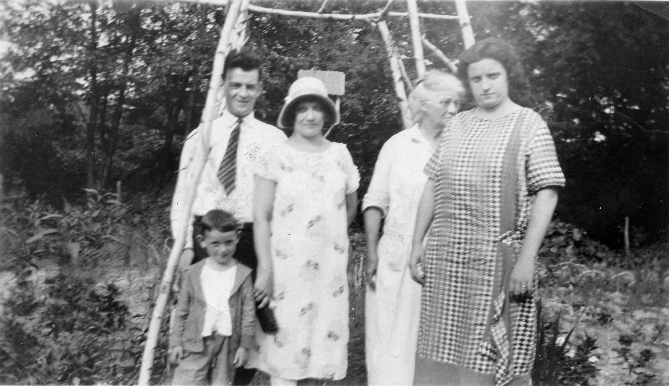Joseph & Anna Ward, mother Catherine Ward, sister-in-law Tillie Ward and nephew Robert Ward