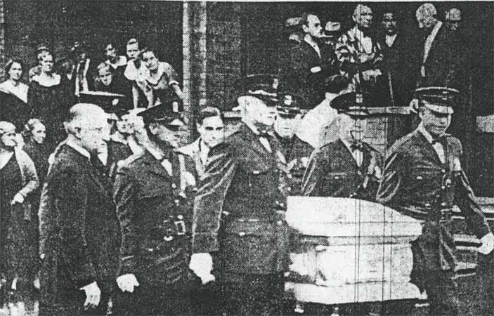 Pallbearers removing William Feitz's body from coroner's establishment, September 10, 1934