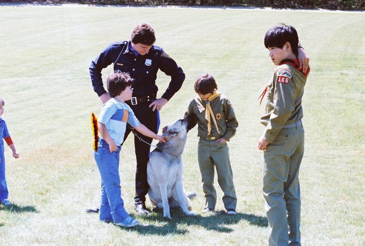Officer Chris Yeager and kids at a K-9 Demonstration