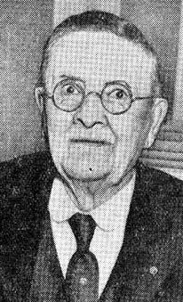 Thomas W. Thornley, last surviving member of William B. Hatch Post No. 37, drinking the last man's toast, February 1936