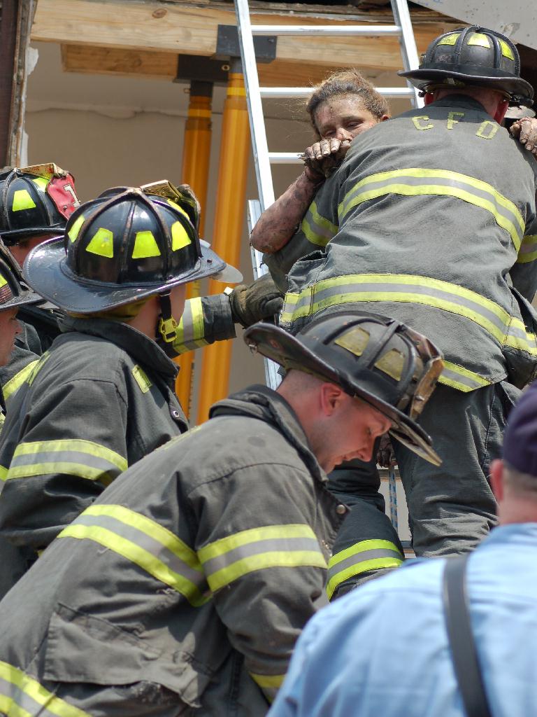 620 Sycamore Street fire, June 17, 2006 — Camden firefighters