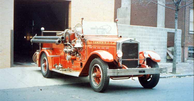 Engine Company 1, 1934 American LaFrance Pumper 1000 GPM, 409 Pine Street, June 1952