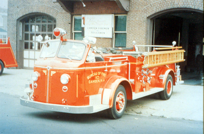 1955 American LaFrance 1000 GPM Pumper, Engine Company 10