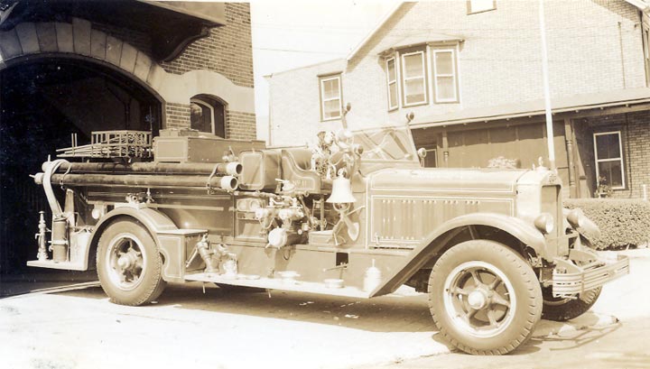 1930 American LaFrance 750 GPM Pumper #7158, Engine Company 11, photographed June 15, 1952