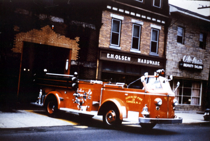 Engine Company 3, 1952 700 series American LaFrance, open cab