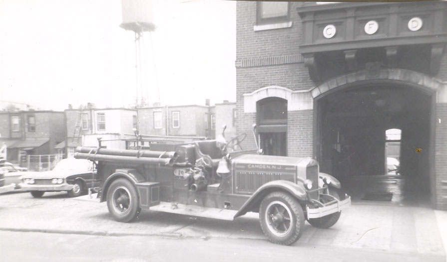 Engine Company 6 — 1934 American LaFrance 1000 GPM Pumper, July 1960