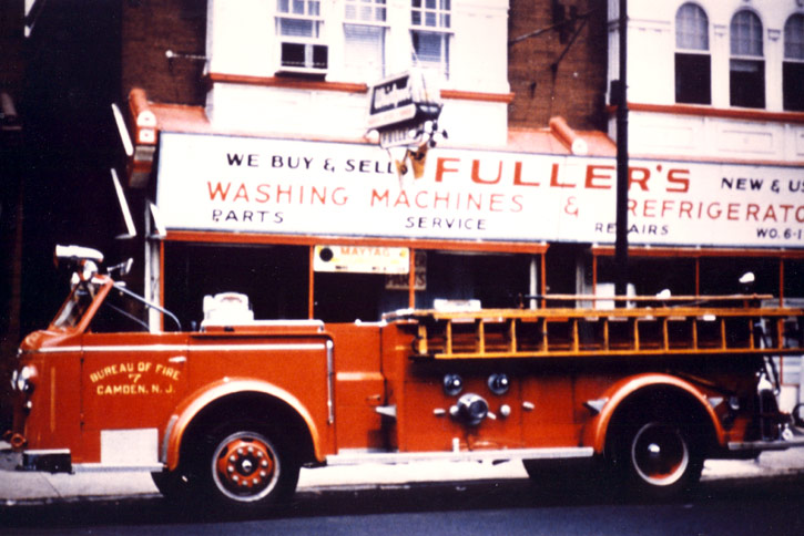 Engine Company 7, 1954 — 1954 American LaFrance 1000 GPM Pumper