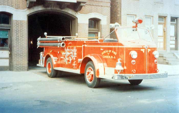 Engine Company 7, 1954 — 1954 American LaFrance 1000 GPM Pumper