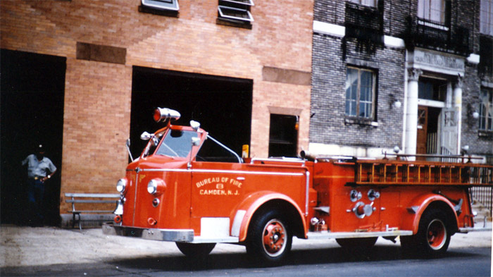 1951 American LaFrance 1000 GPM Pumper L-4456, 1952