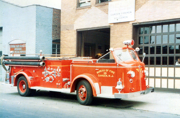 1951 American LaFrance 1000 GPM Pumper L-4456, 1952