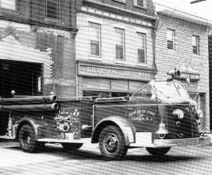 Engine Company 3, 1953 — American LaFrance Pumper 1000 gpm