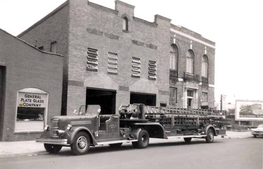 Ladder Company 2 apparatus, June 15, 1952 — second view