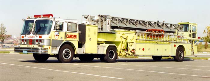 1992 Sutphen 100 Foot Tower Ladder, Ladder Company 2 — second view