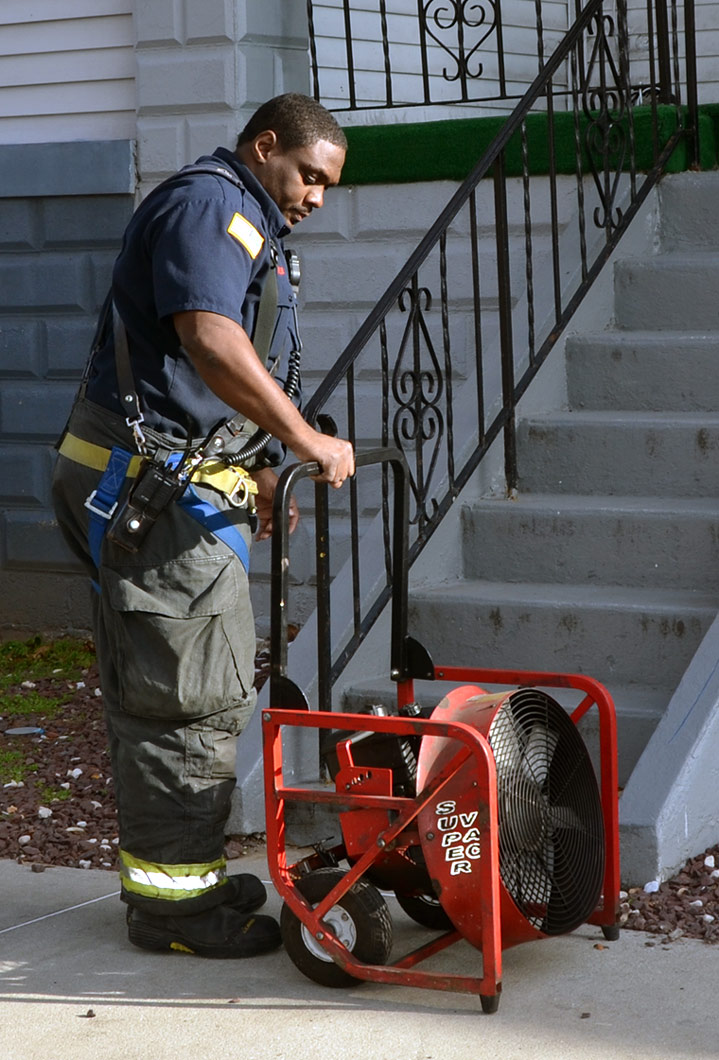 3 jobs - 3814 High Street - November 19, 2011 — cfd 111911 6936 01b